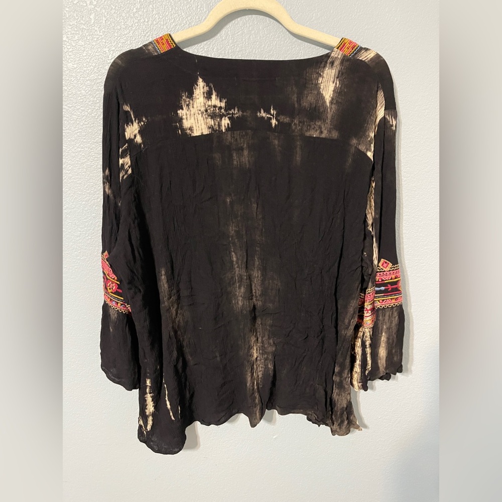 Calessa Black Embroidered Tunic Top Floral Tie Dye Boho Artsy Western Indie 2X - Picture 10 of 10